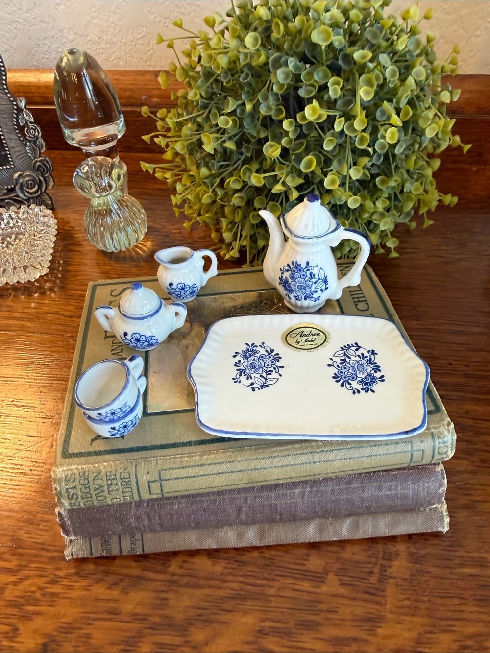 Vintage miniature White and Blue Porcelain Tea Set - Classic Floral Design - Picture 7 of 17